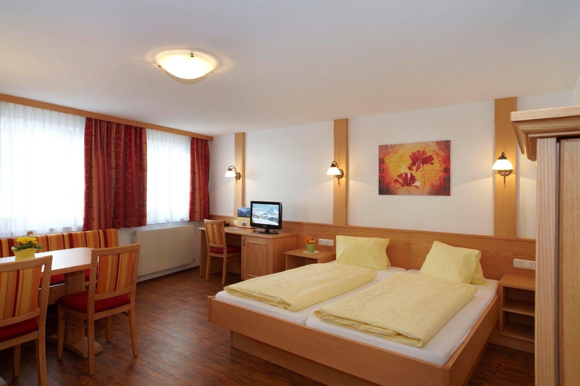 Gaestehaus Am Graben Reutte Zewnętrze zdjęcie
